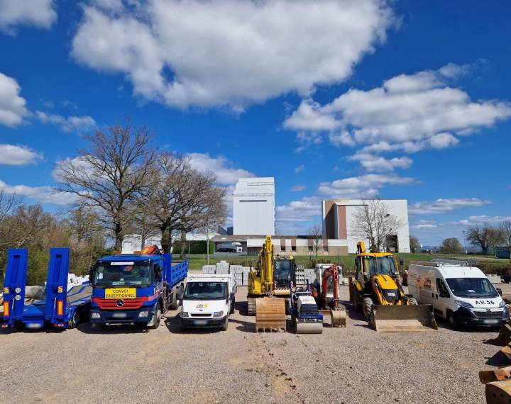 Location d'engins de chantier avec chauffeur et transfert de matériaux
